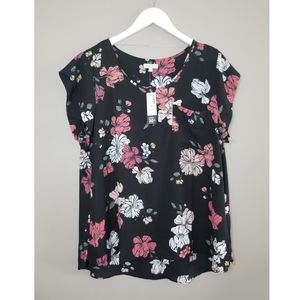 Short Sleeve Scoop Neck Blouse